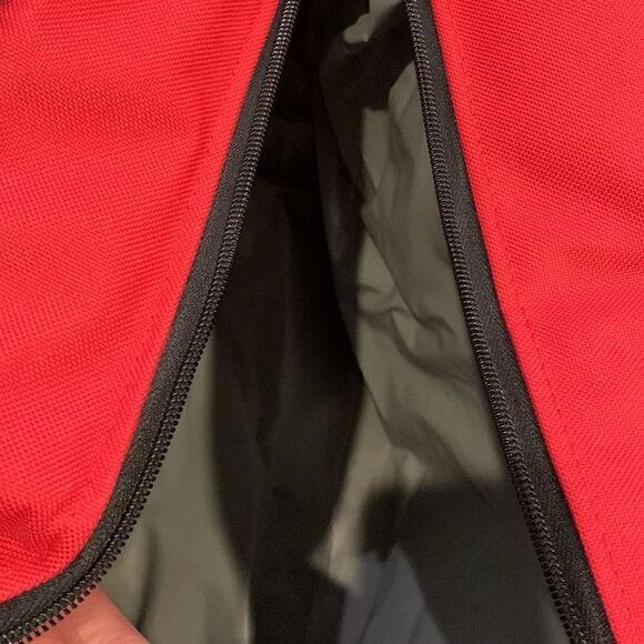 NWOT Polar Jacket Red collapsible Packable travel Crossbody cooler - Picture 6 of 6